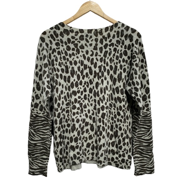 LIVE UNLIMITED Cheetah Zebra Animal Print Soft Sweater Gray Multi Small NWT - Picture 4 of 10